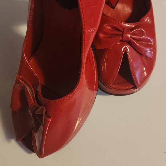 TUK Red Heels Women's Size 9 - Picture 4 of 8
